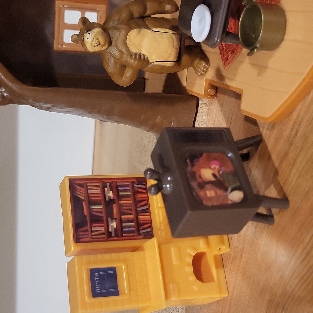 Masha and the Bear Play Set - Picture 2 of 8